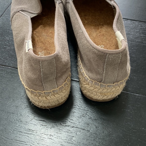 Soludos Platform Gray Suede Shoes. Size 8. - Picture 8 of 11